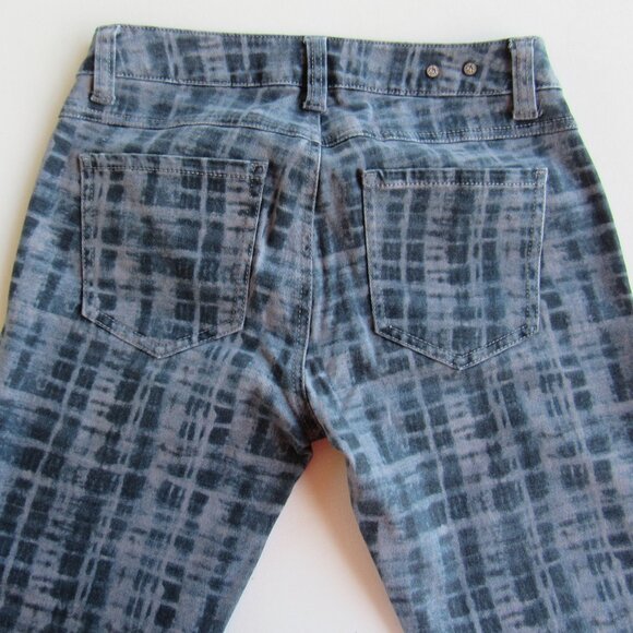 CAbi Women's Curvy Skinny Fit Jeans Mid Rise Stretch Tie Dye Grid Blue/Gray Sz 2 - Picture 4 of 12
